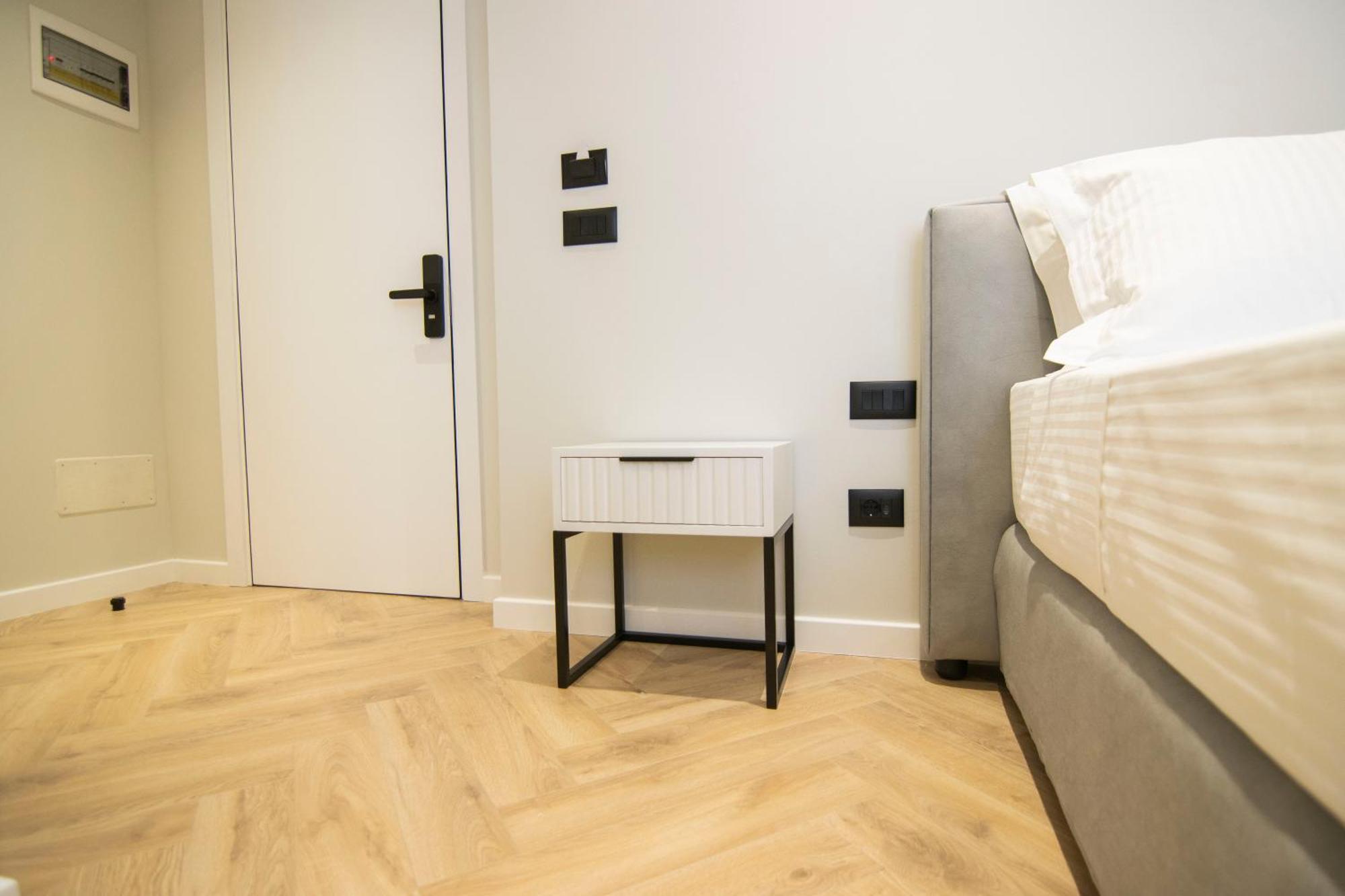Mina Luxury Rooms Тирана Екстериор снимка