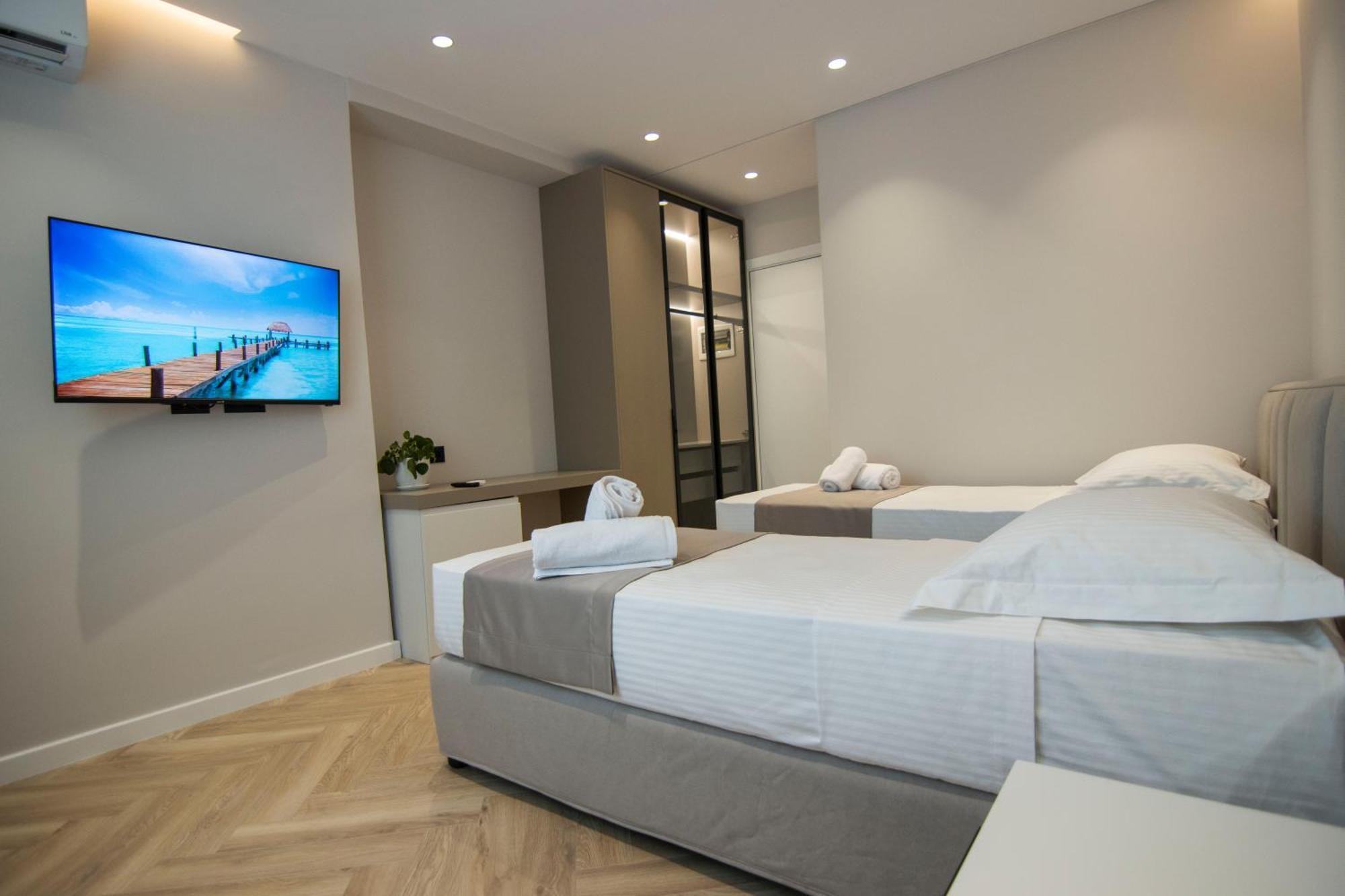 Mina Luxury Rooms Тирана Екстериор снимка